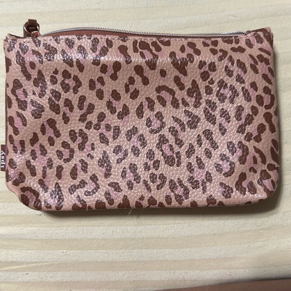 IPSY travel or cosmetic bag, tassle zipper pull NWOT